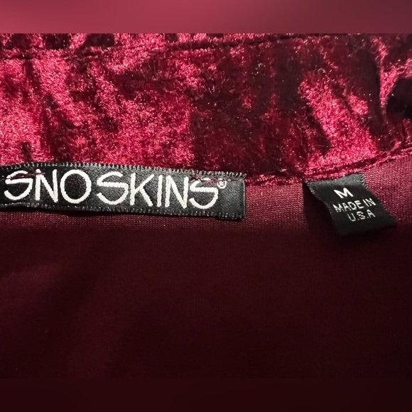 Sno Skins Burgundy Crushed Velvet Button Down Top Size Medium Holiday Retro - Picture 6 of 7